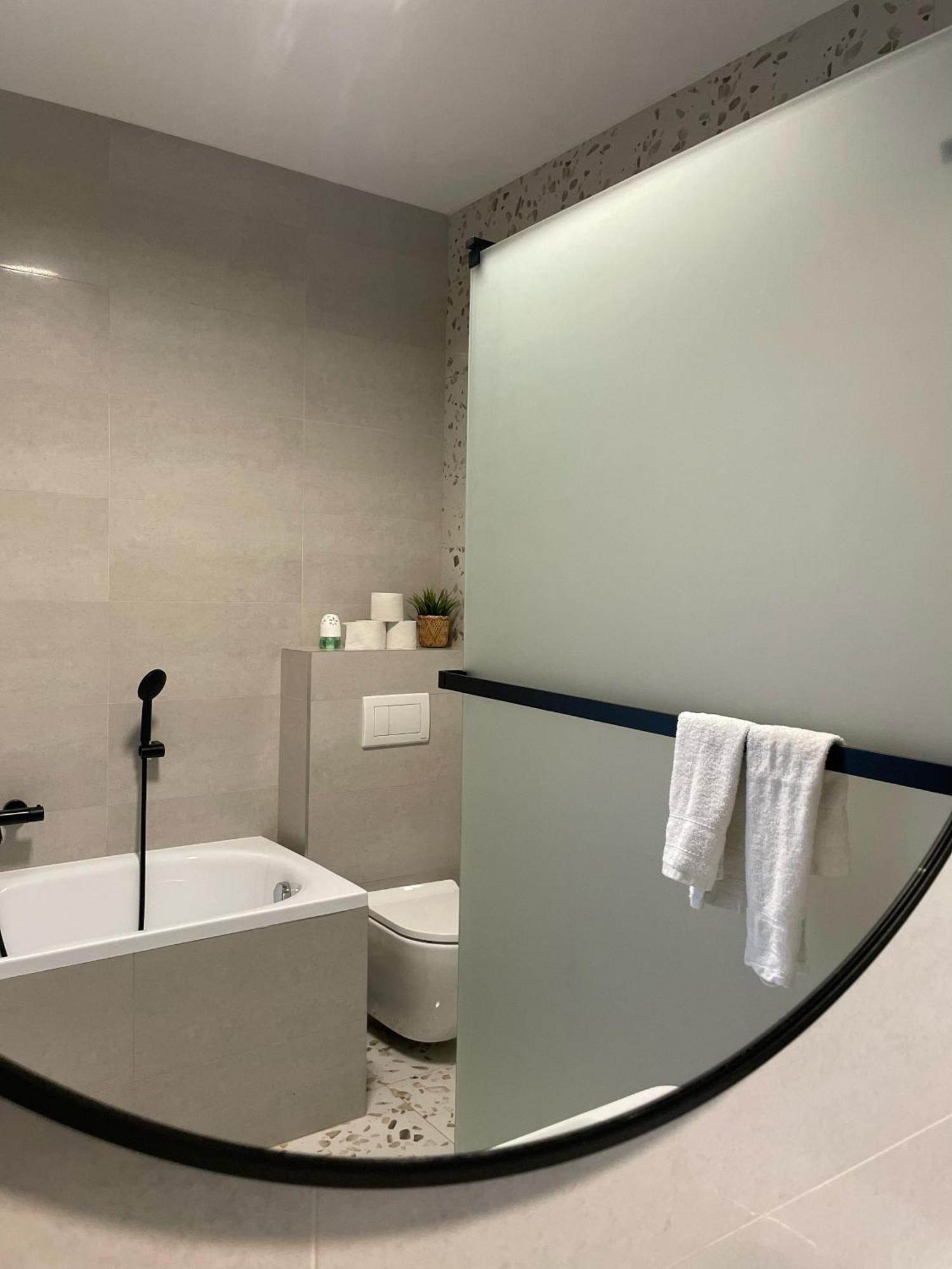 Klimatizovany Apartmanovy Dom, S Virivkou, 1B سينيتش المظهر الخارجي الصورة